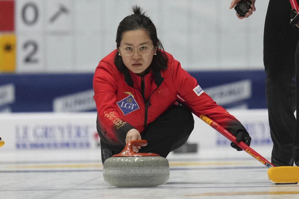 体总：占旭刚任举重摔跤柔道中心主任，王励勤任乒羽中心副主任